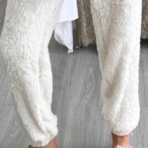 Jogger Elastic Waist Pants Off-White 5🌟rated Boutique favorite! Size Large - Picture 10 of 11